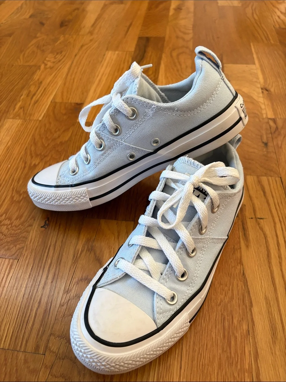 Converse Kids Low-Top Sneakers in Pale Blue and White